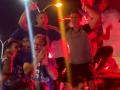 Ξεχώρισε ο τρελός χορός του Γκολντάρ αγκαλιά με τους Παφίτες! (βίντεο)